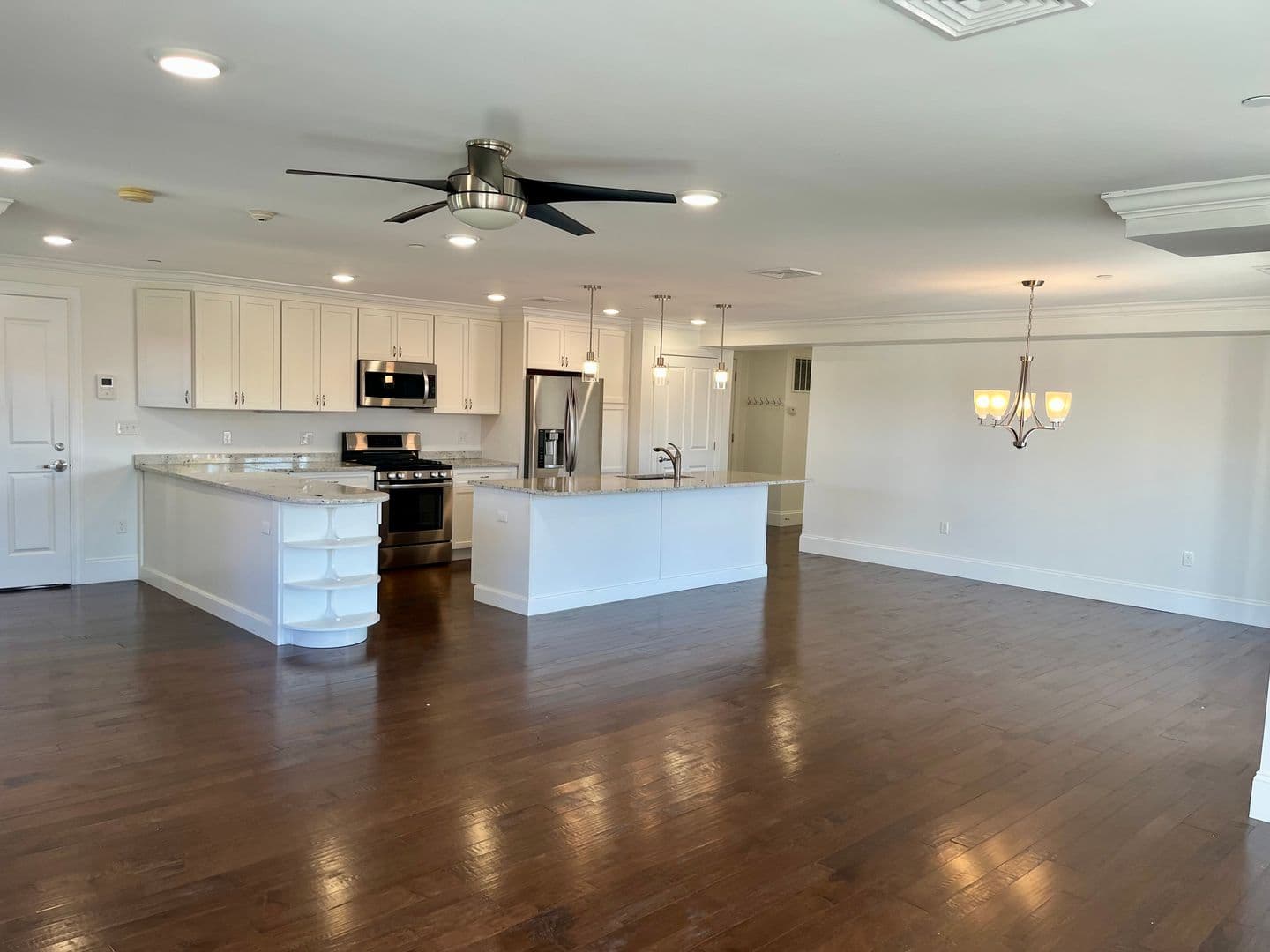 Foxborough Apartment: 44 Dexter Road