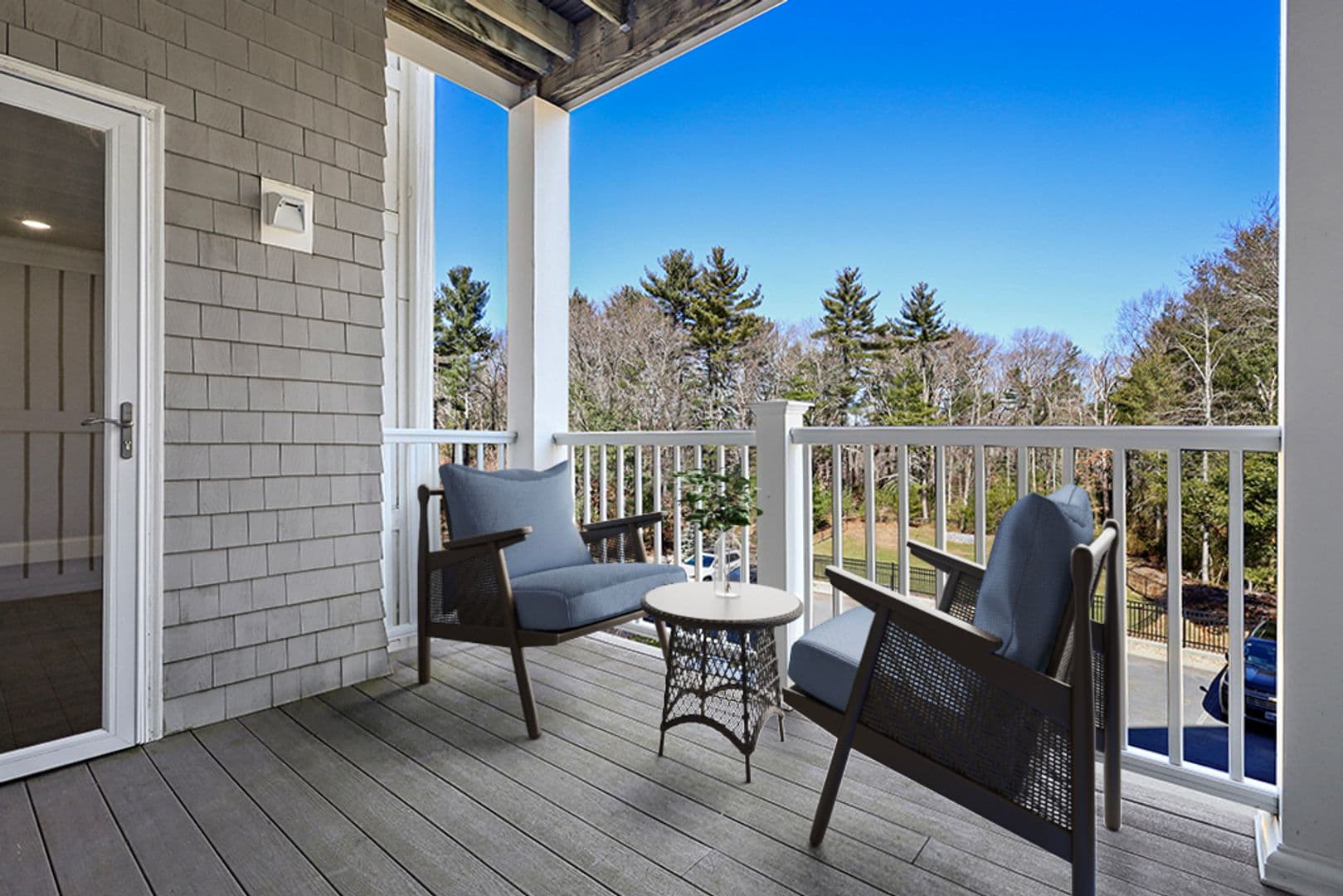 South Easton Apartment: 11 Roosevelt