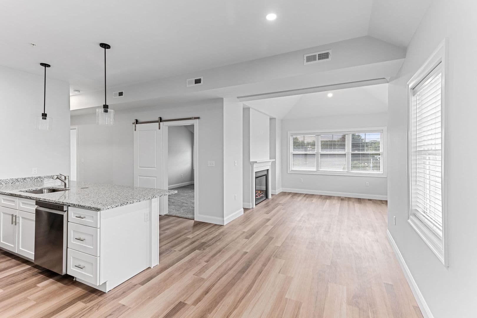 Foxboro Apartment: 21 Market Street
