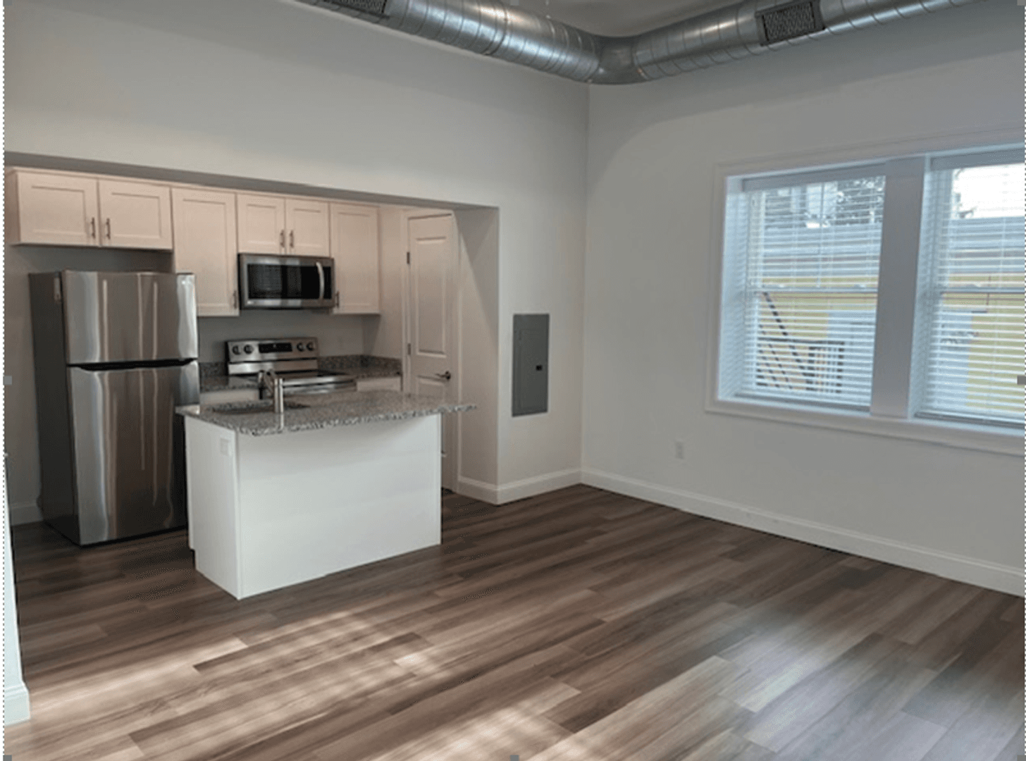Foxborough Apartment: 44 School Street