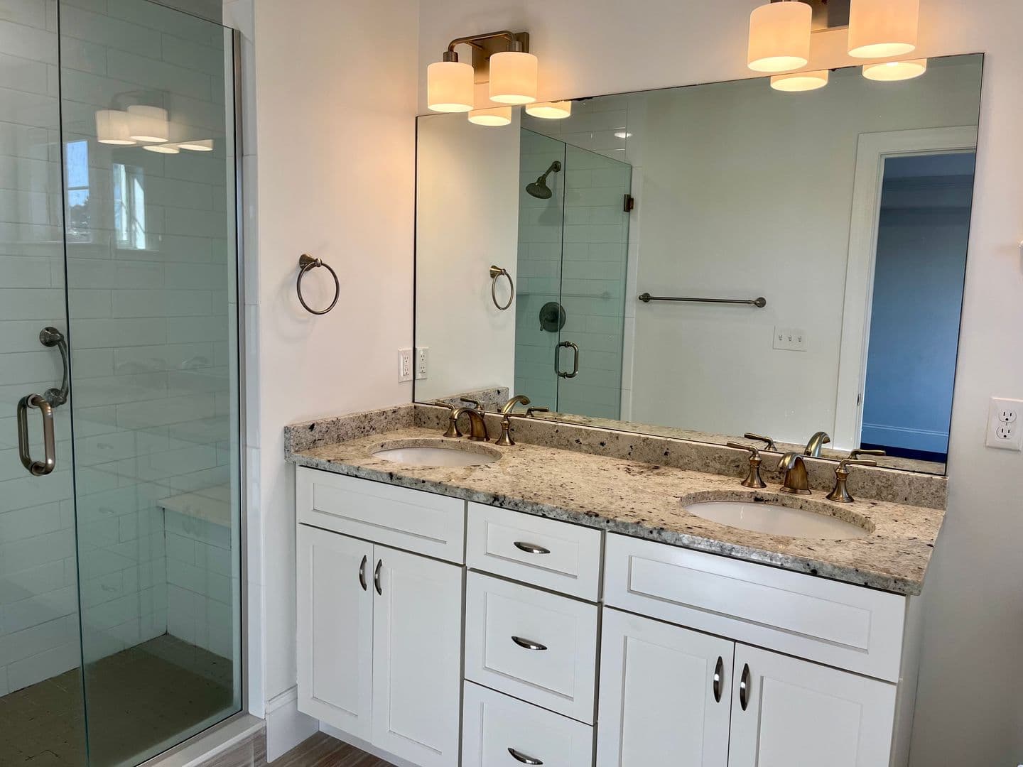 Foxborough Apartment: 44 Dexter Road