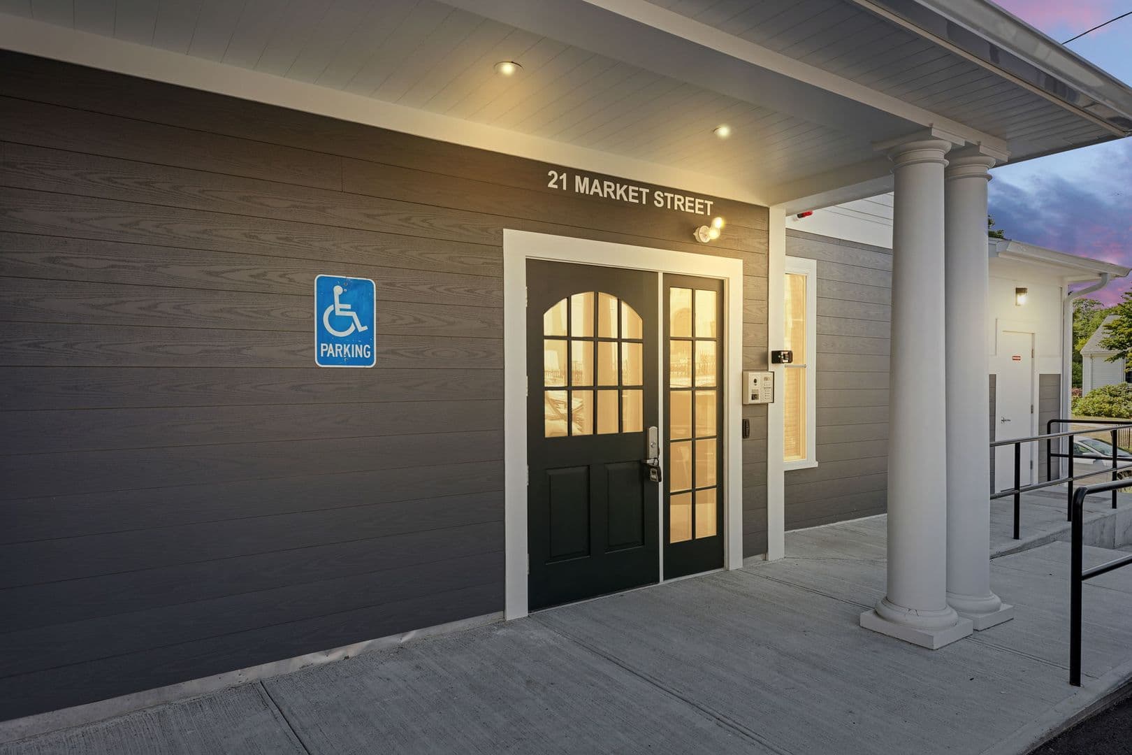 Foxboro Apartment: 21 Market Street