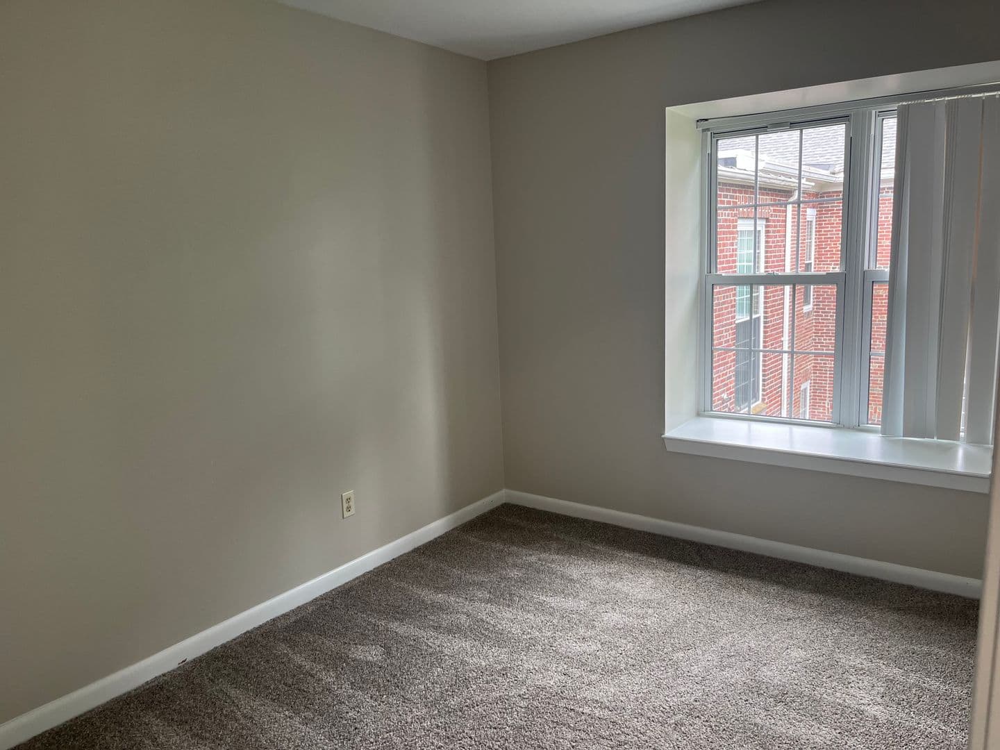 East Walpole Apartment: 10 Washington Green