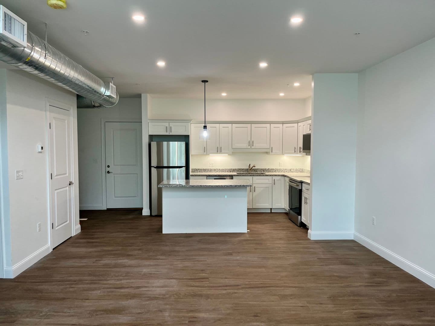 North Easton Apartment: 8 Lincoln Street