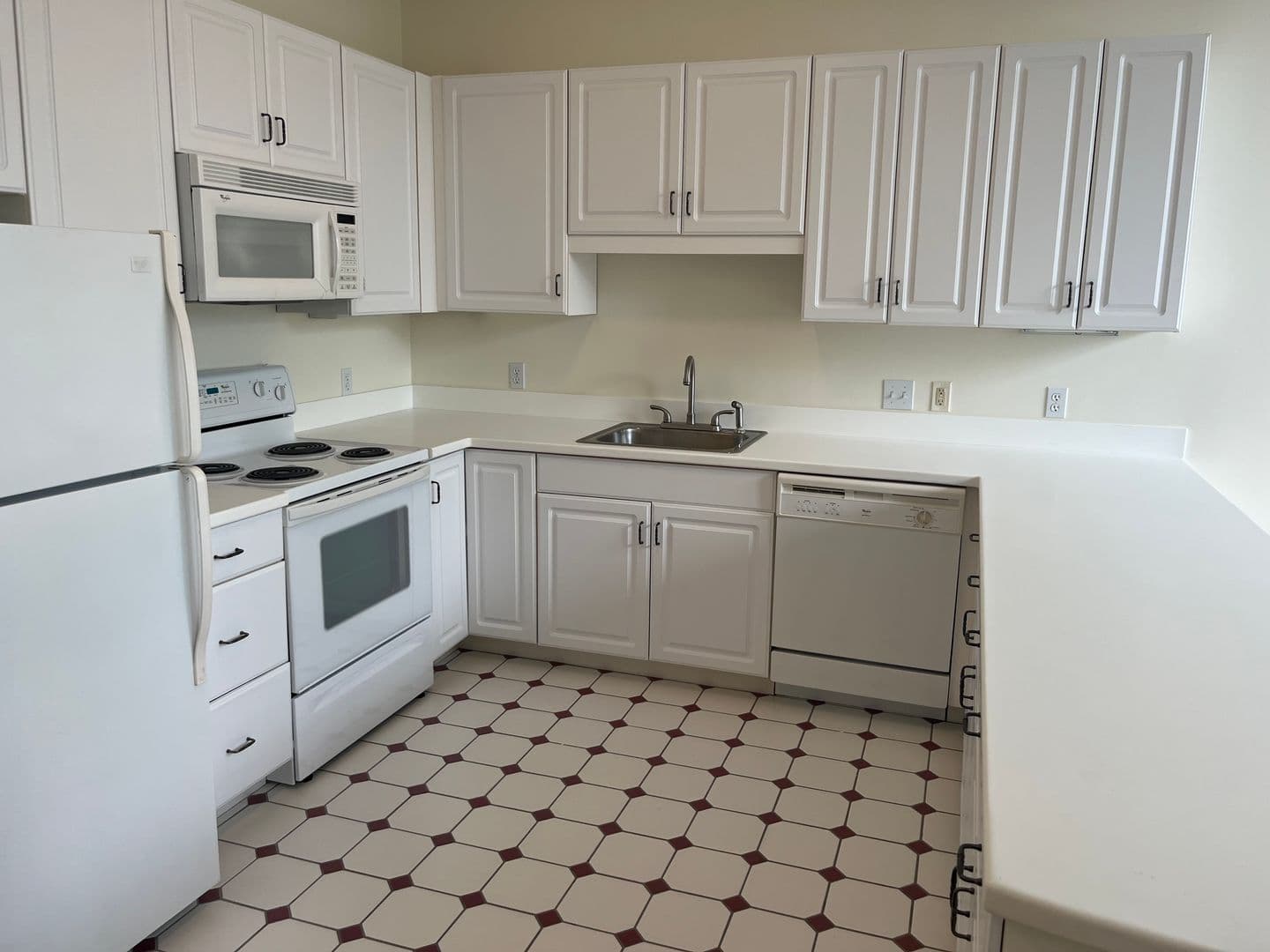 North Easton Apartment: 8 Lincoln Street
