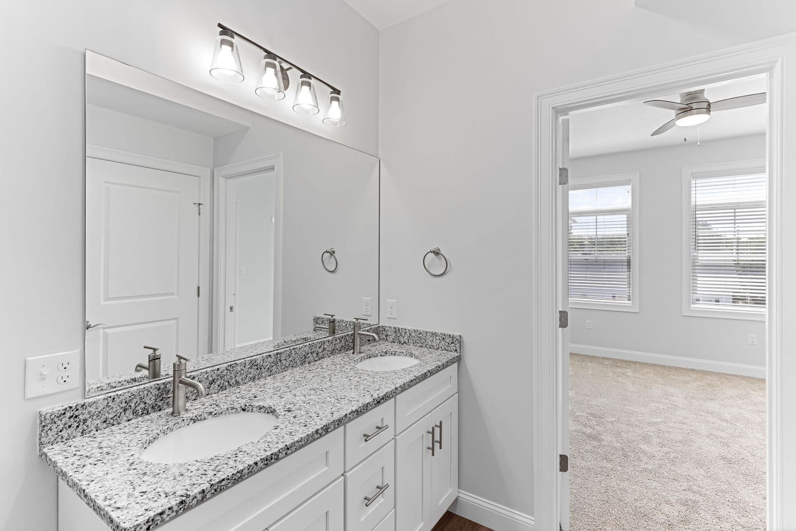 Foxboro Apartment: 21 Market Street