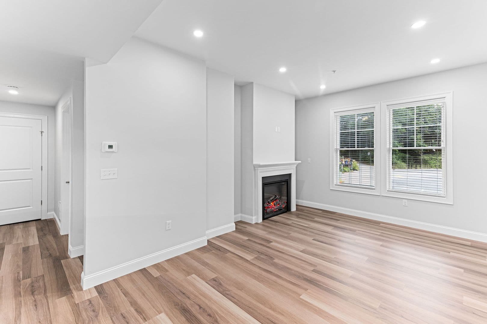 Foxboro Apartment: 21 Market Street