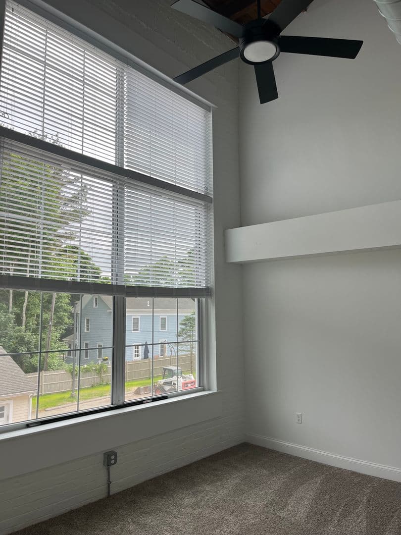 North Easton Apartment: 8 Lincoln Street