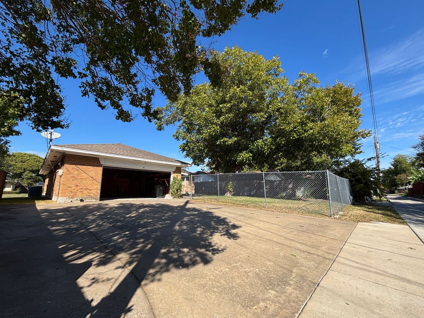 Garland House: 1814 Bardfield Avenue