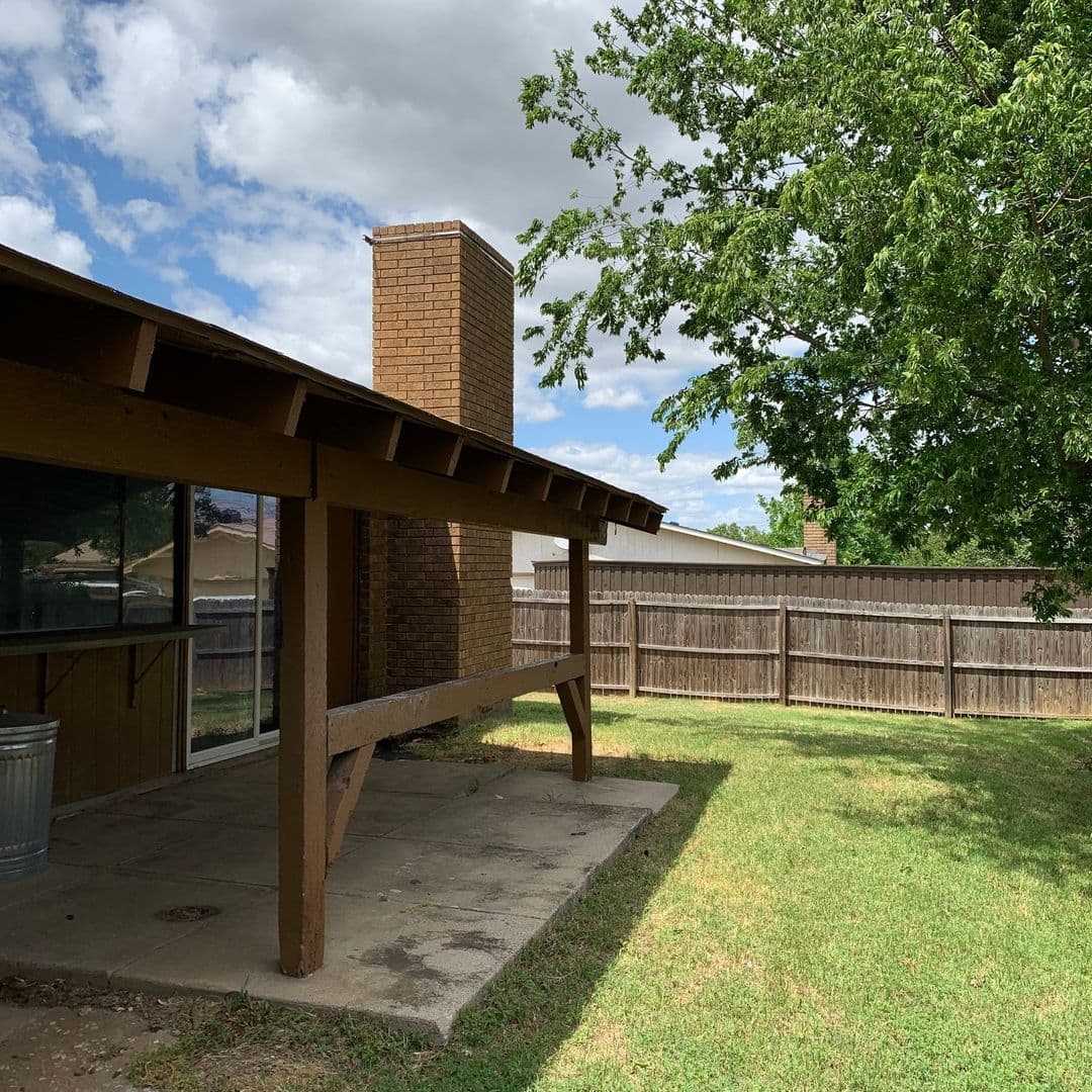 The Colony House: 5260 Pruitt Dr