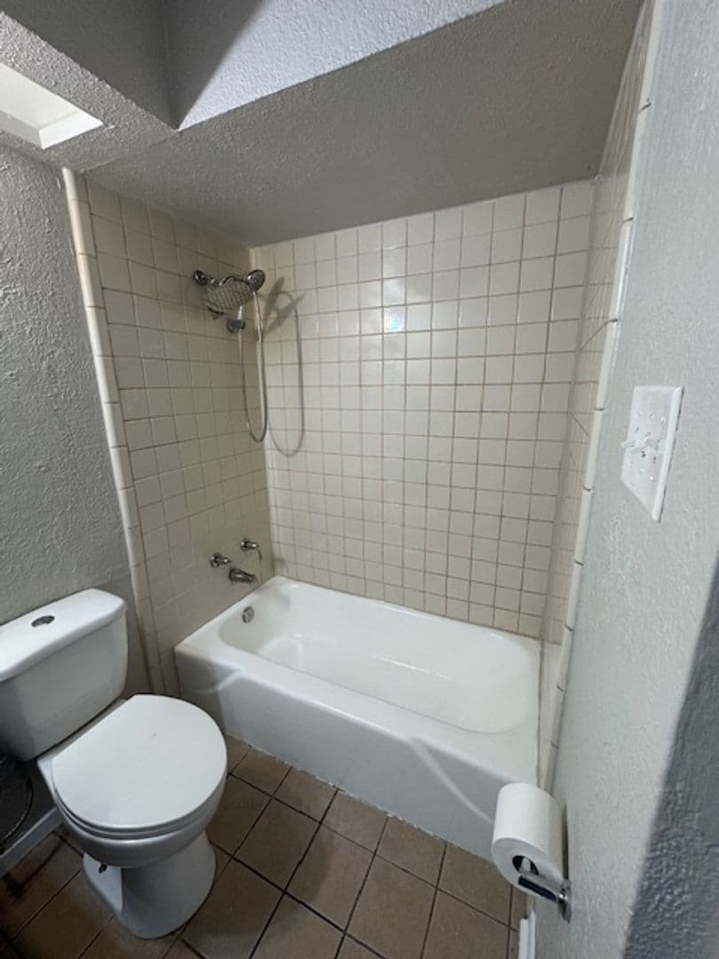 Irving House: 2522 Cunningham St,