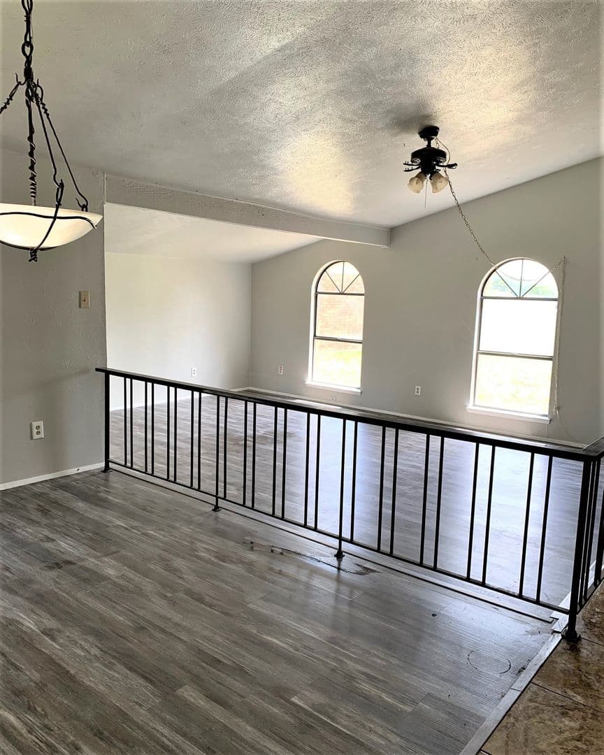 The Colony House: 5260 Pruitt Dr