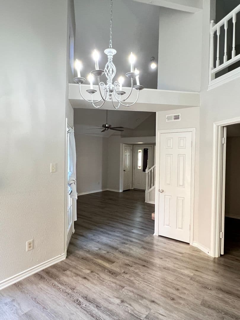Dallas House: 10913 Gable Drive