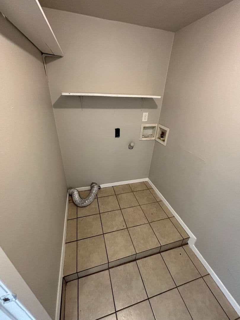 Irving House: 2522 Cunningham St,