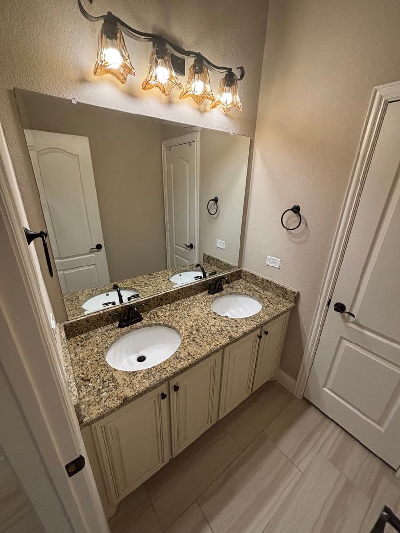 Forney House: 1104 Canterbury Lane
