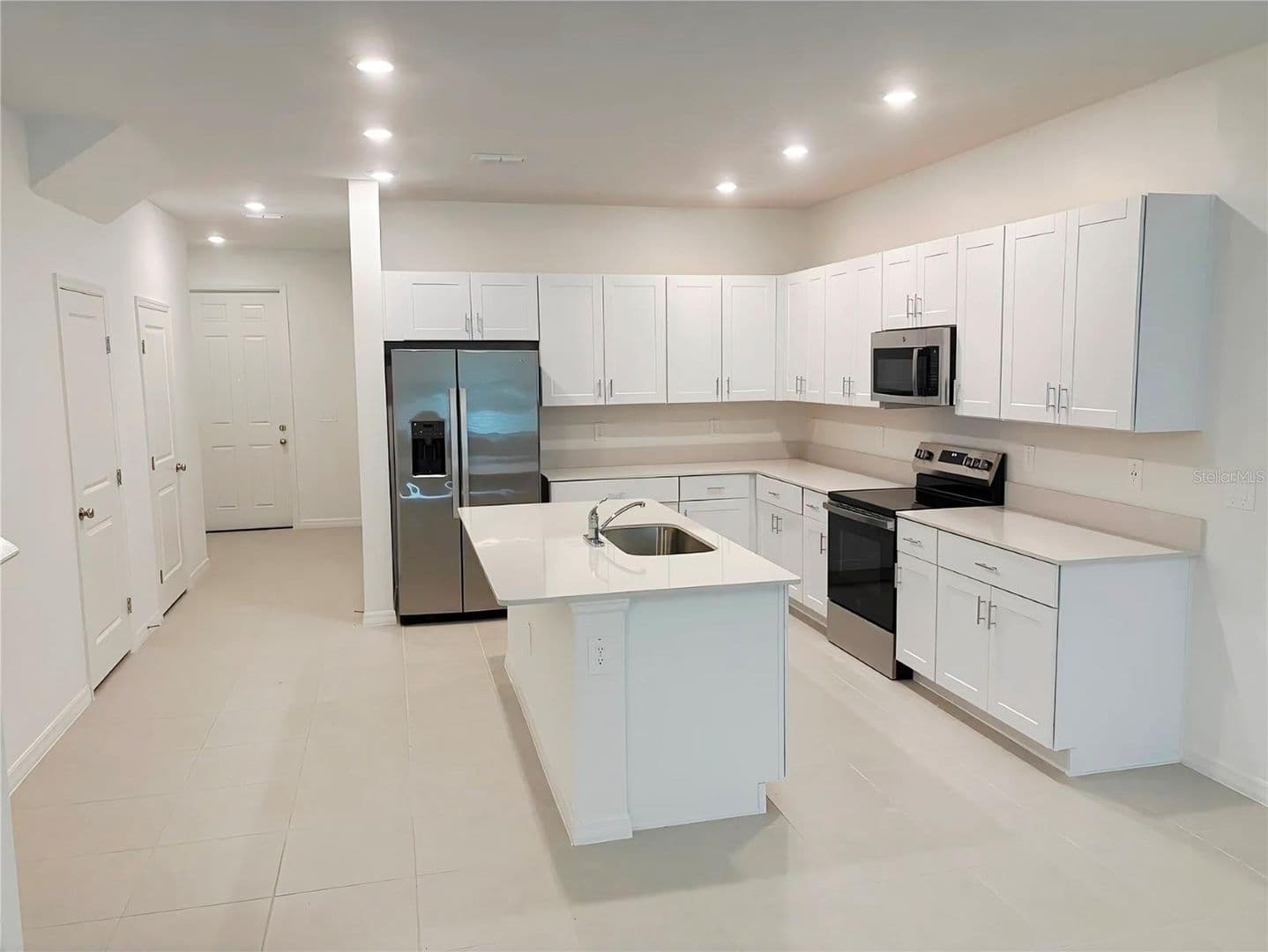 Zephyrhills Townhome: 3272 LAPIS LAKE DR