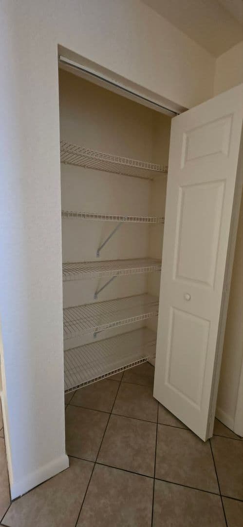 Spring Hill Apartment: 8365 Omaha Circle