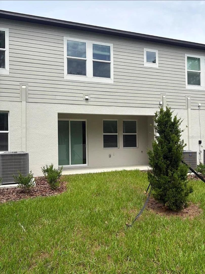 Zephyrhills Townhome: 3272 LAPIS LAKE DR