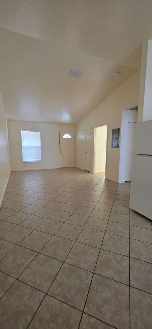 Spring Hill Apartment: 8365 Omaha Circle