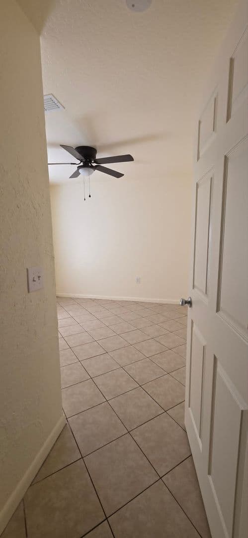 Spring Hill Apartment: 8365 Omaha Circle