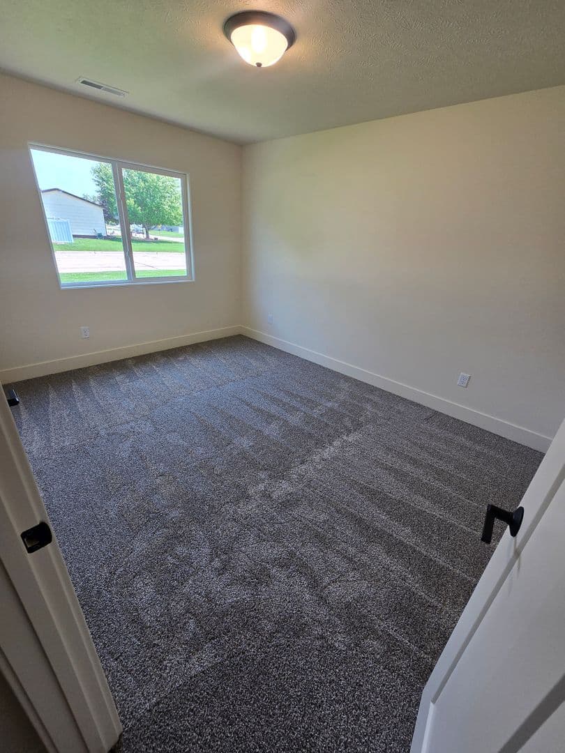 Wood River Apartment: 314 E 13th St