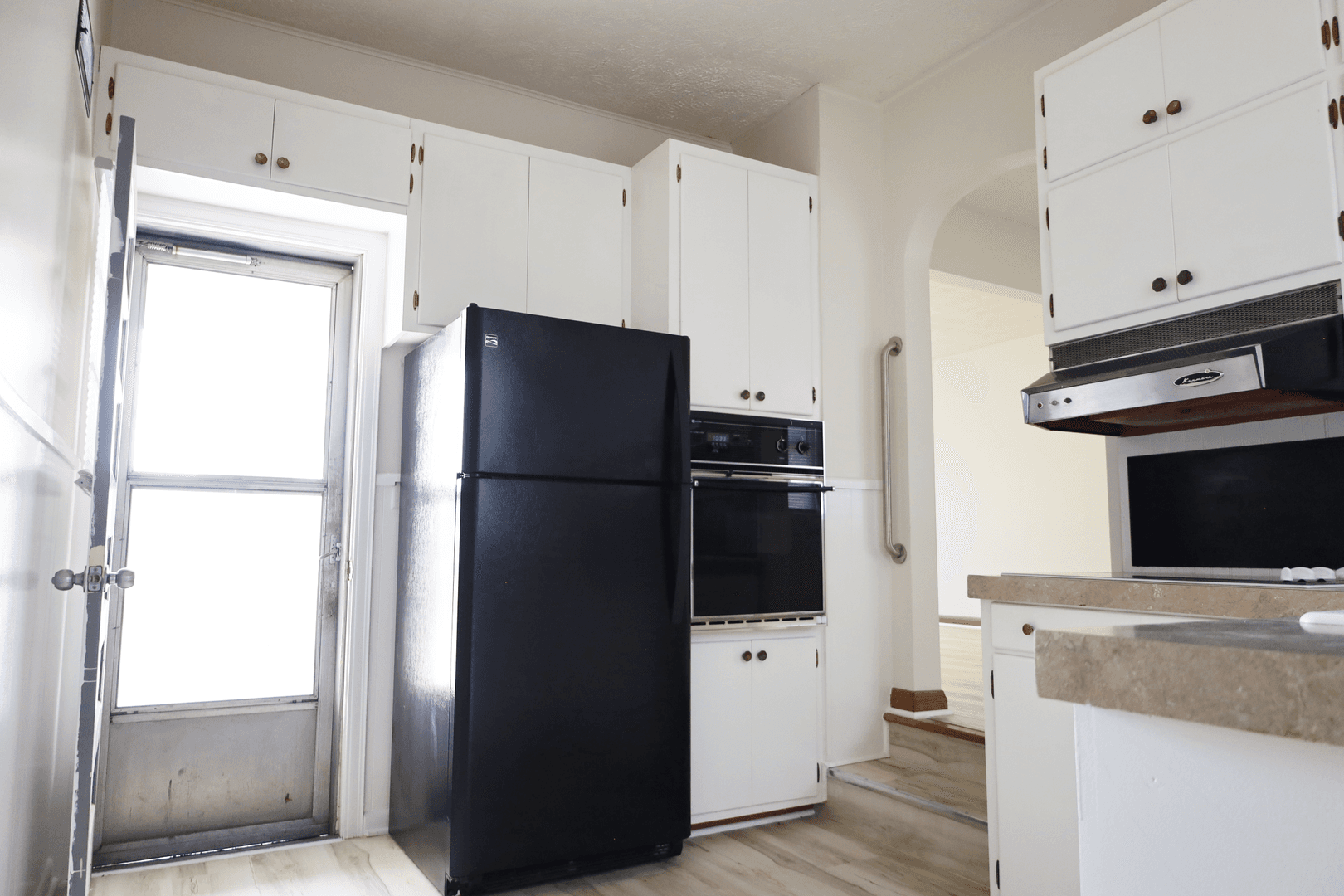 Grand Island House: 214 S. Shady Bend Road