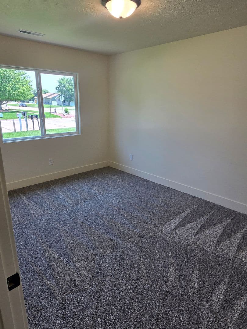 Wood River Apartment: 314 E 13th St