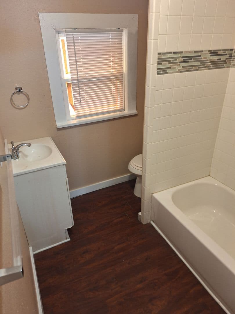Abilene House: 1942 State Apt D