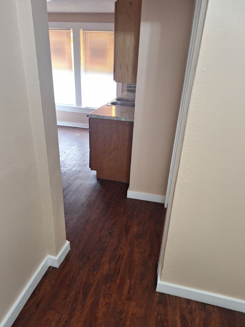 Abilene House: 1942 State Apt D