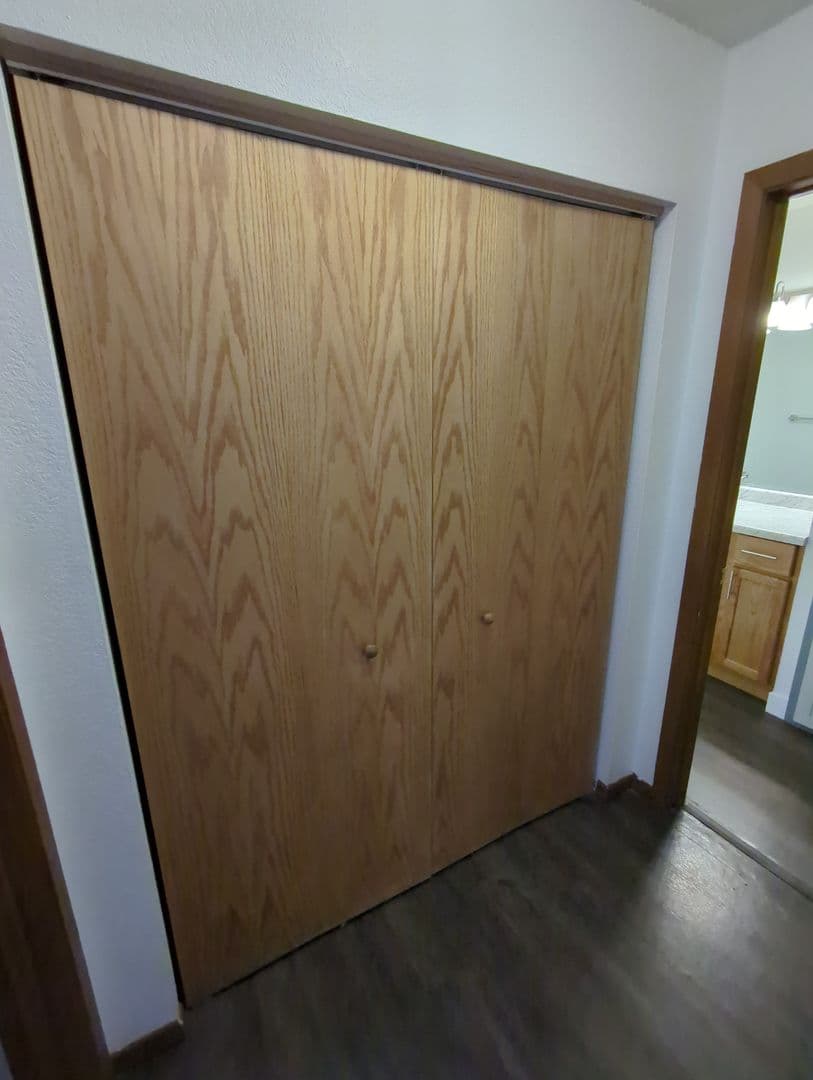St. Cloud Apartment: 28 3rd Ave NE