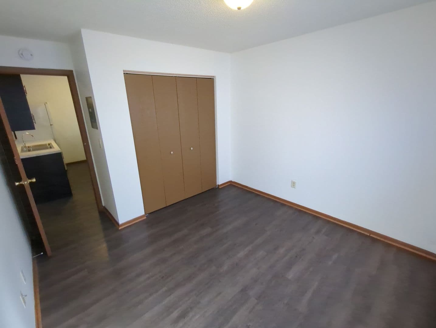 St. Cloud Apartment: 28 3rd Ave NE