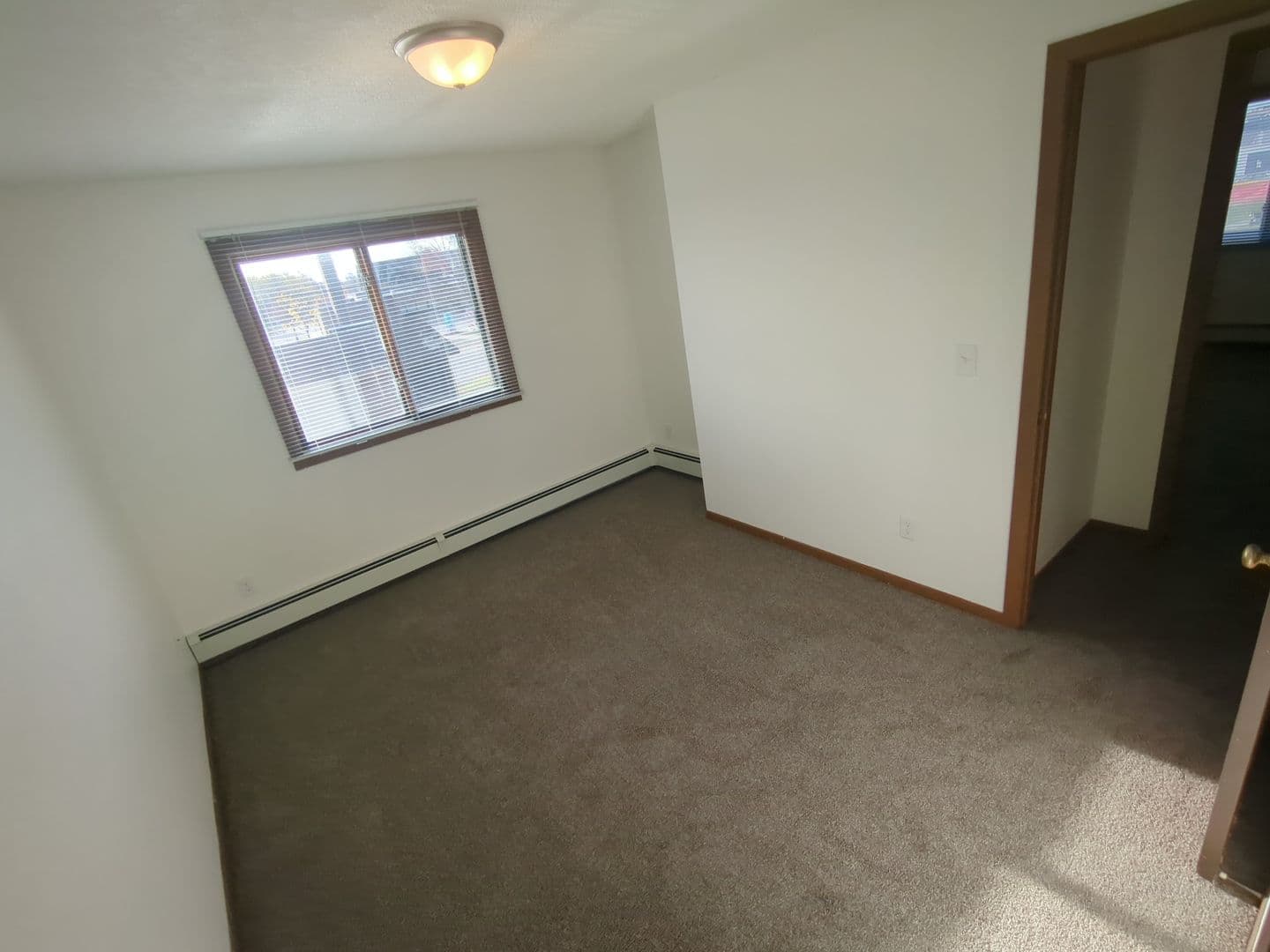 St. Cloud Apartment: 28 3rd Ave NE