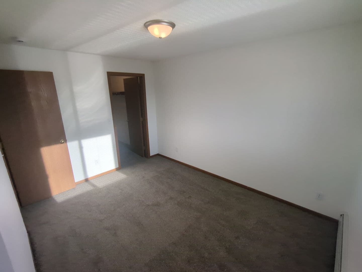 St. Cloud Apartment: 28 3rd Ave NE