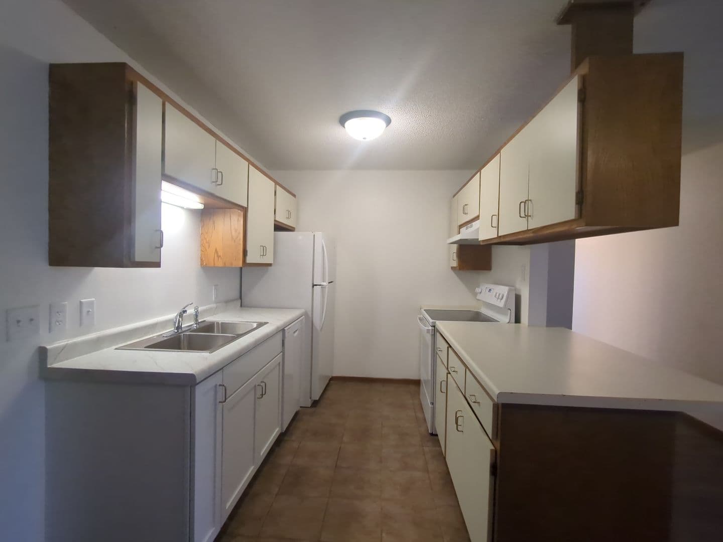 St. Cloud Apartment: 28 3rd Ave NE