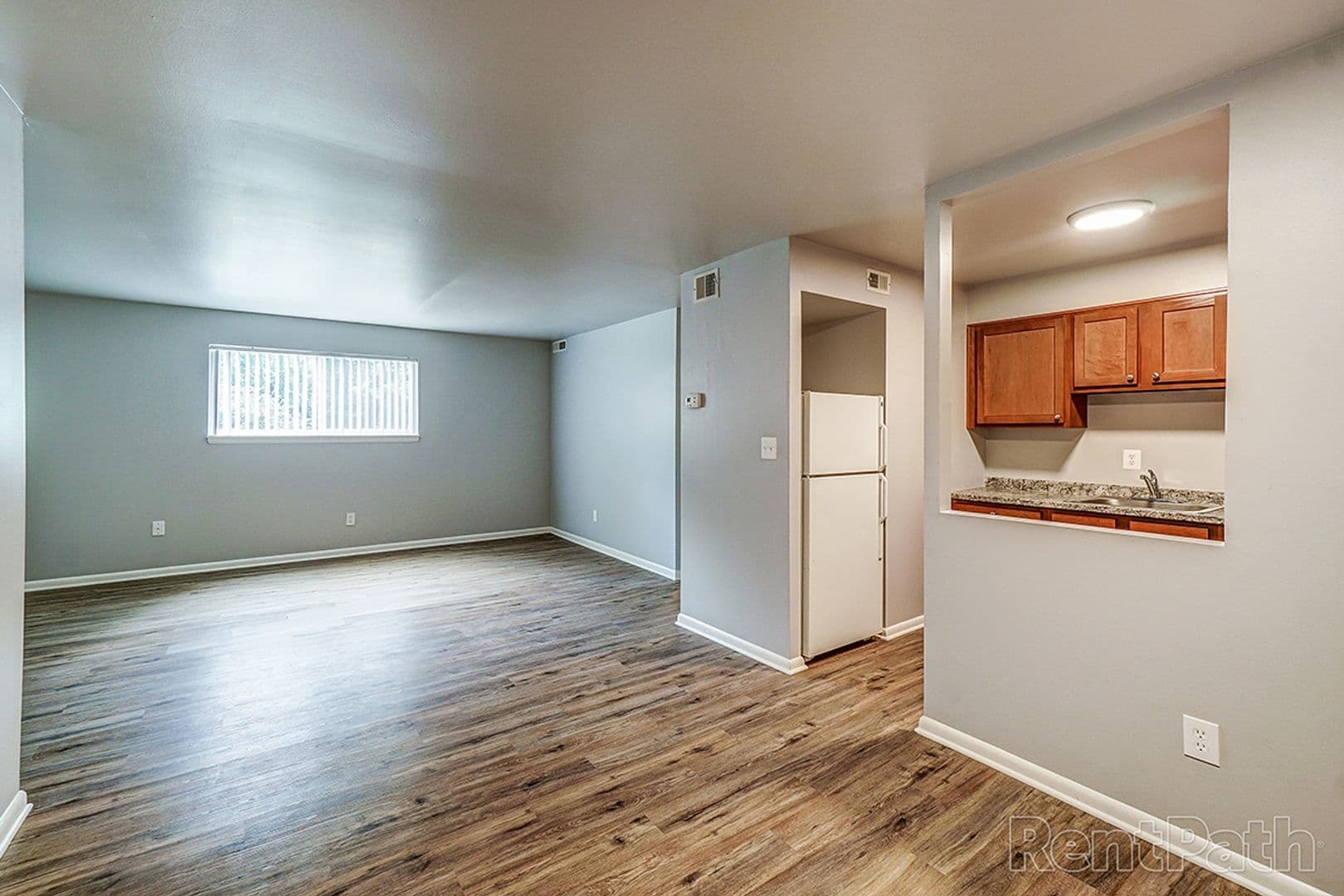 Baltimore Apartment: 4013 White Ave
