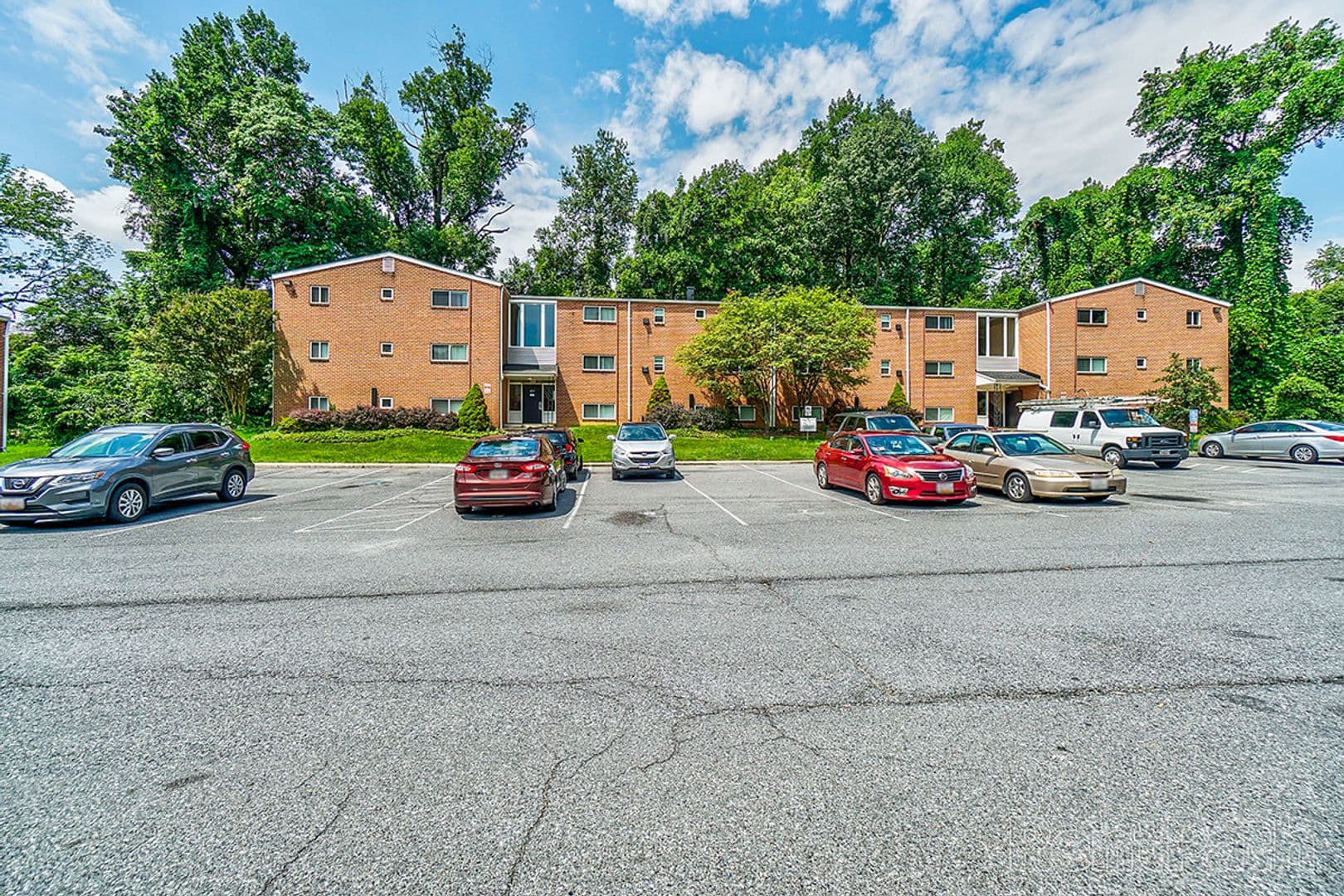 Baltimore Apartment: 4013 White Ave
