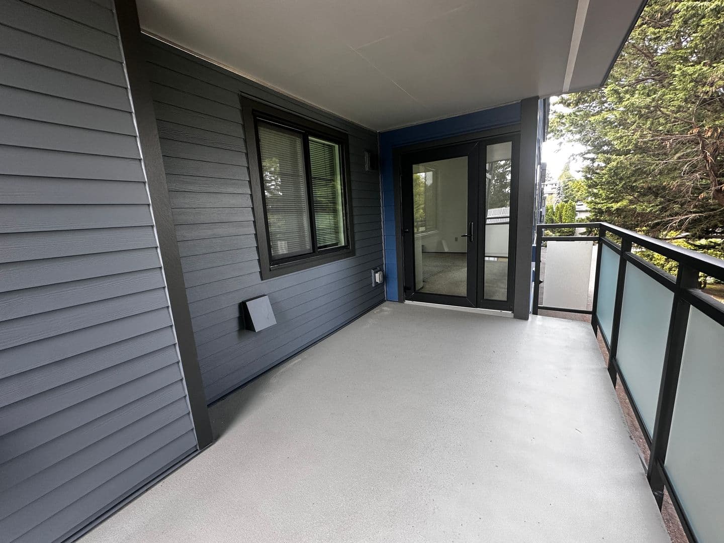 Burien Condo: 233 SW 154th, #301
