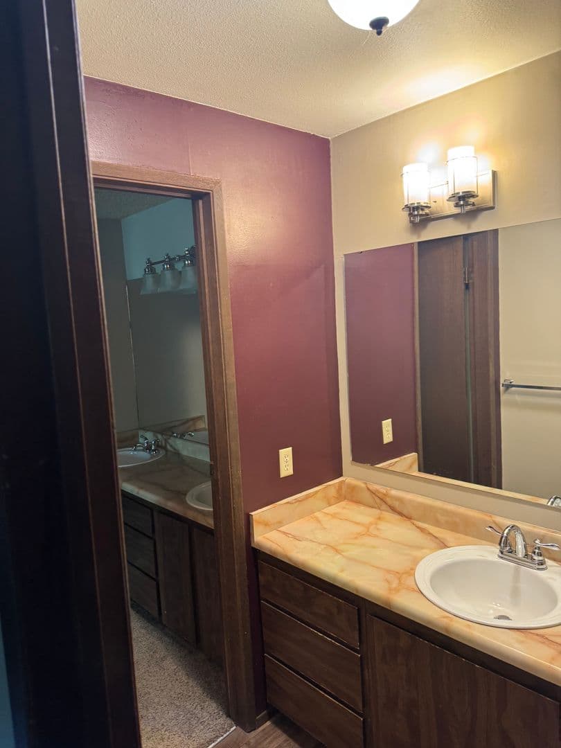 Burien Condo: 233 SW 154th, #301