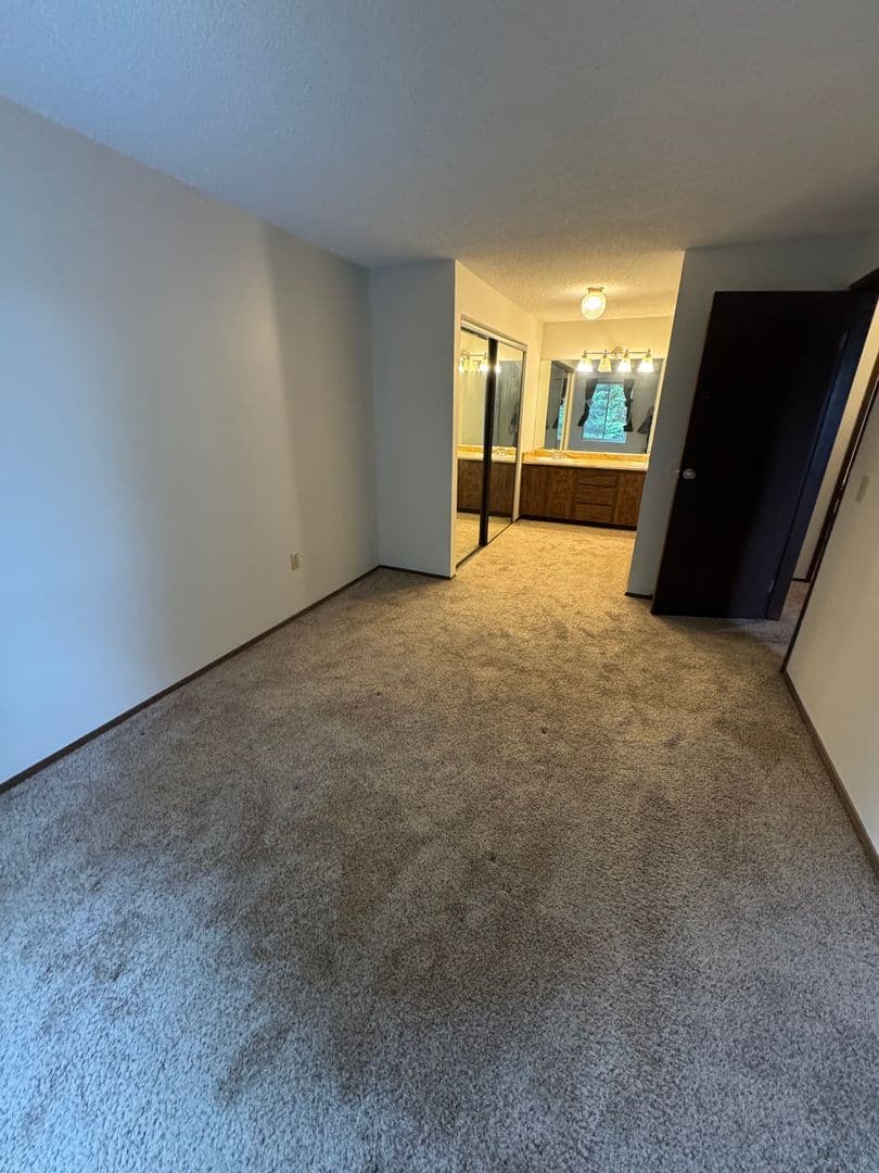 Burien Condo: 233 SW 154th, #301