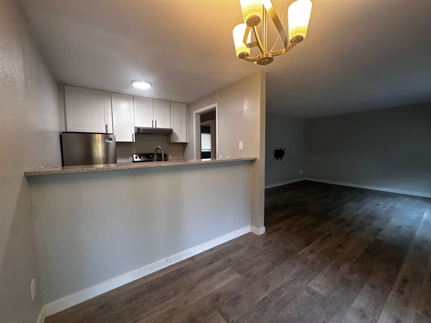 Burien Apartment: 1011 SW 149th St