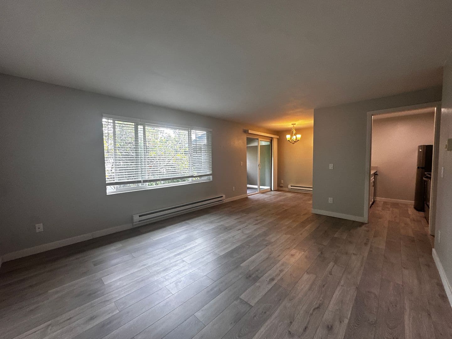 Burien Apartment: 1011 SW 149th St