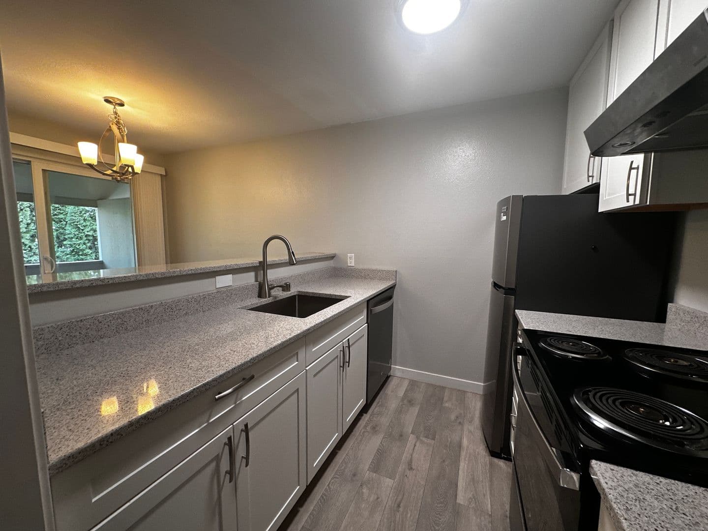 Burien Apartment: 1011 SW 149th St