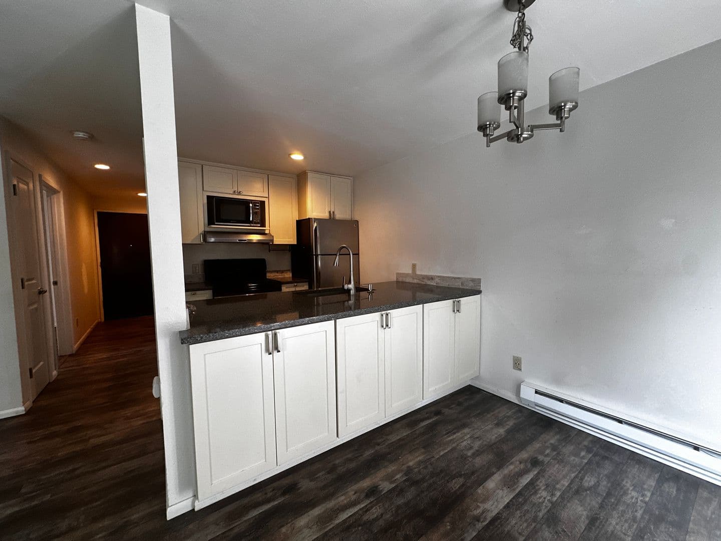 Burien Apartment: 1011 SW 149th St