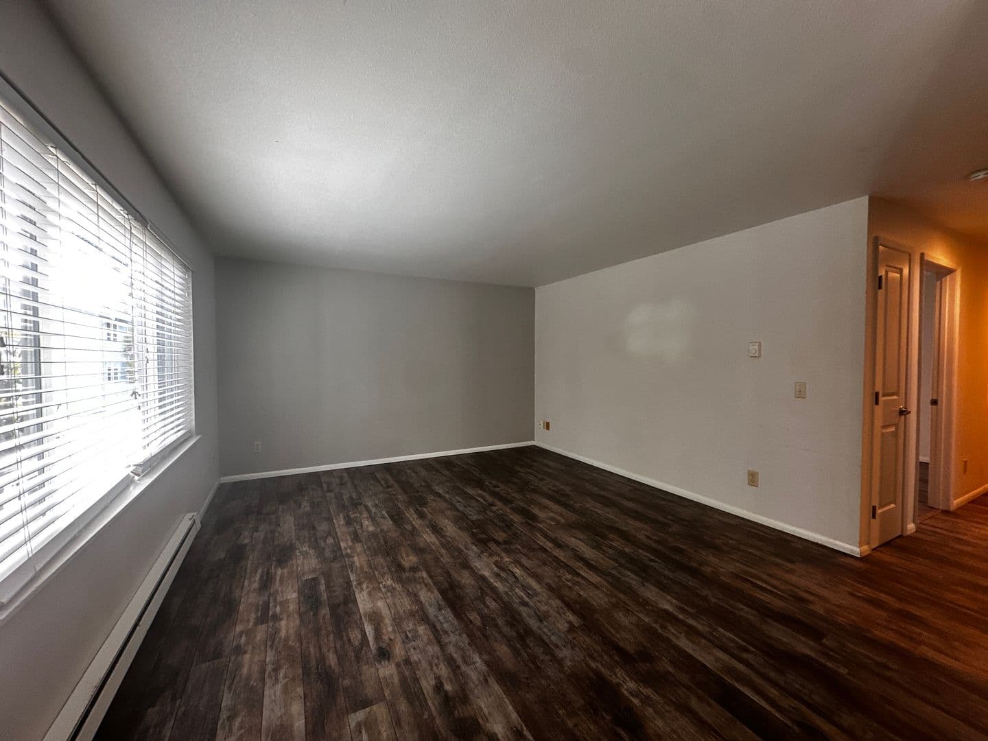 Burien Apartment: 1011 SW 149th St