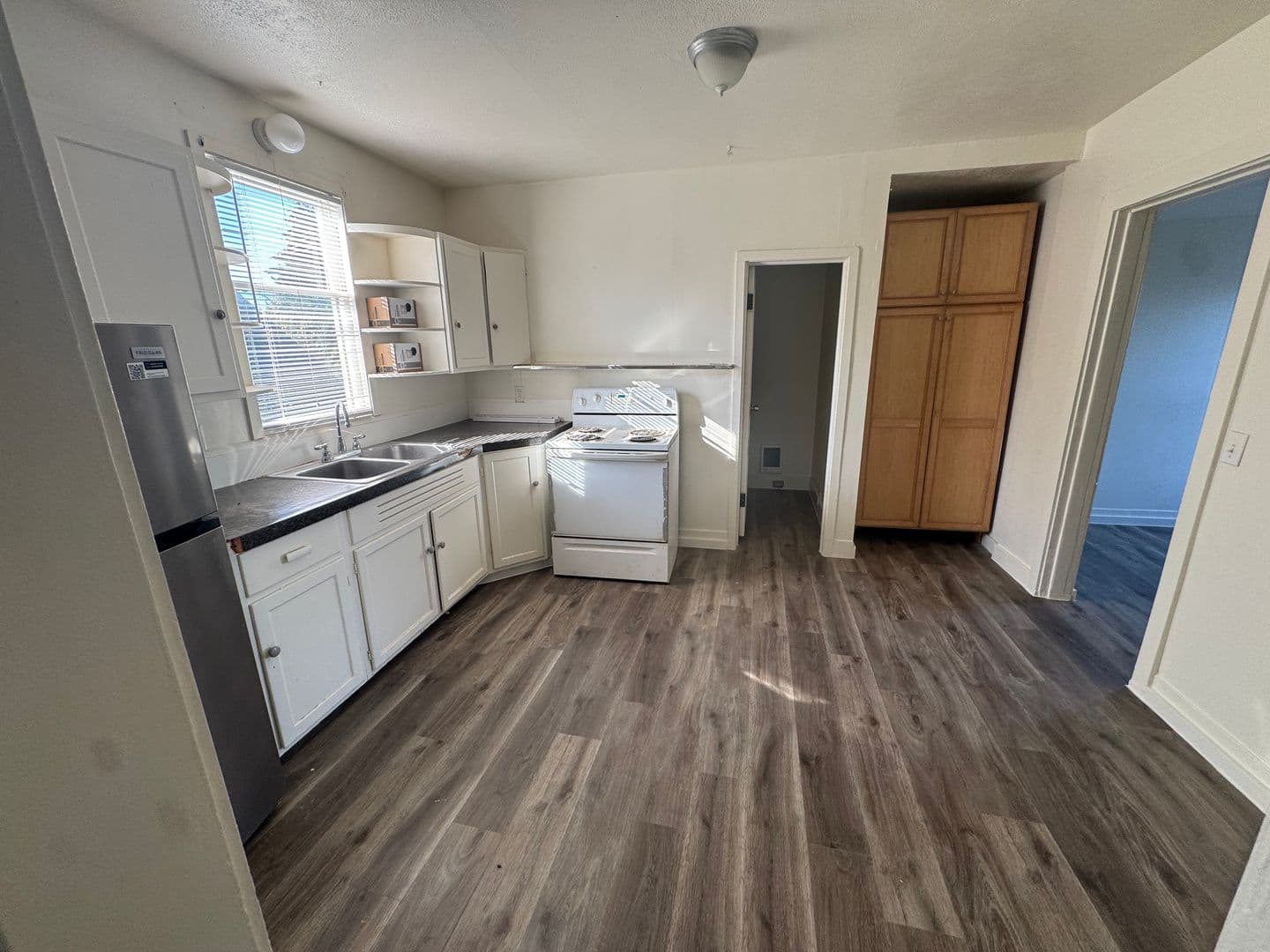 Tacoma Apartment: 712  S Sheridan