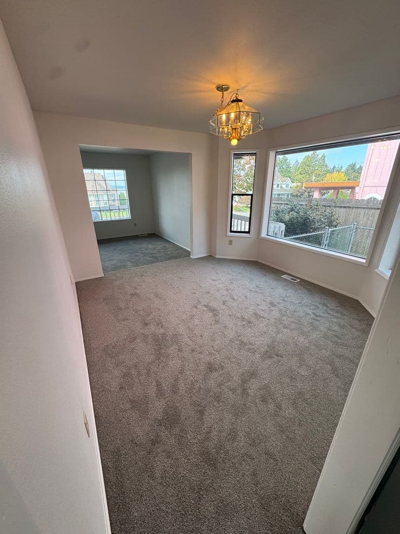 Tacoma House: 1507 63rd Ave NE
