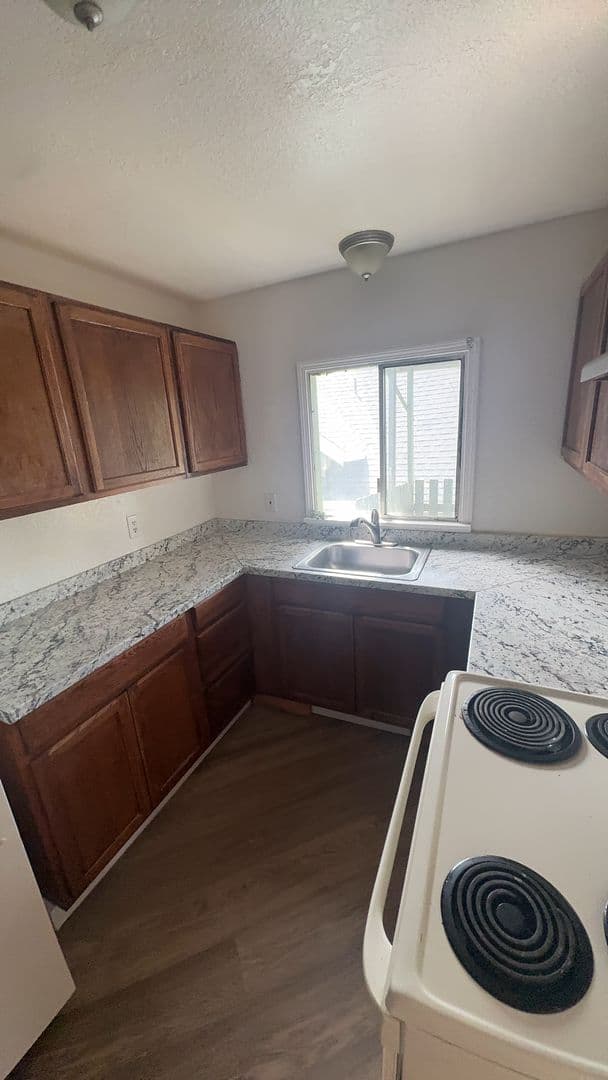 Tacoma Apartment: 712  S Sheridan