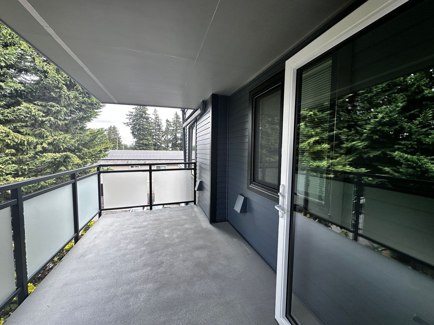 Burien Condo: 233 SW 154th, #301
