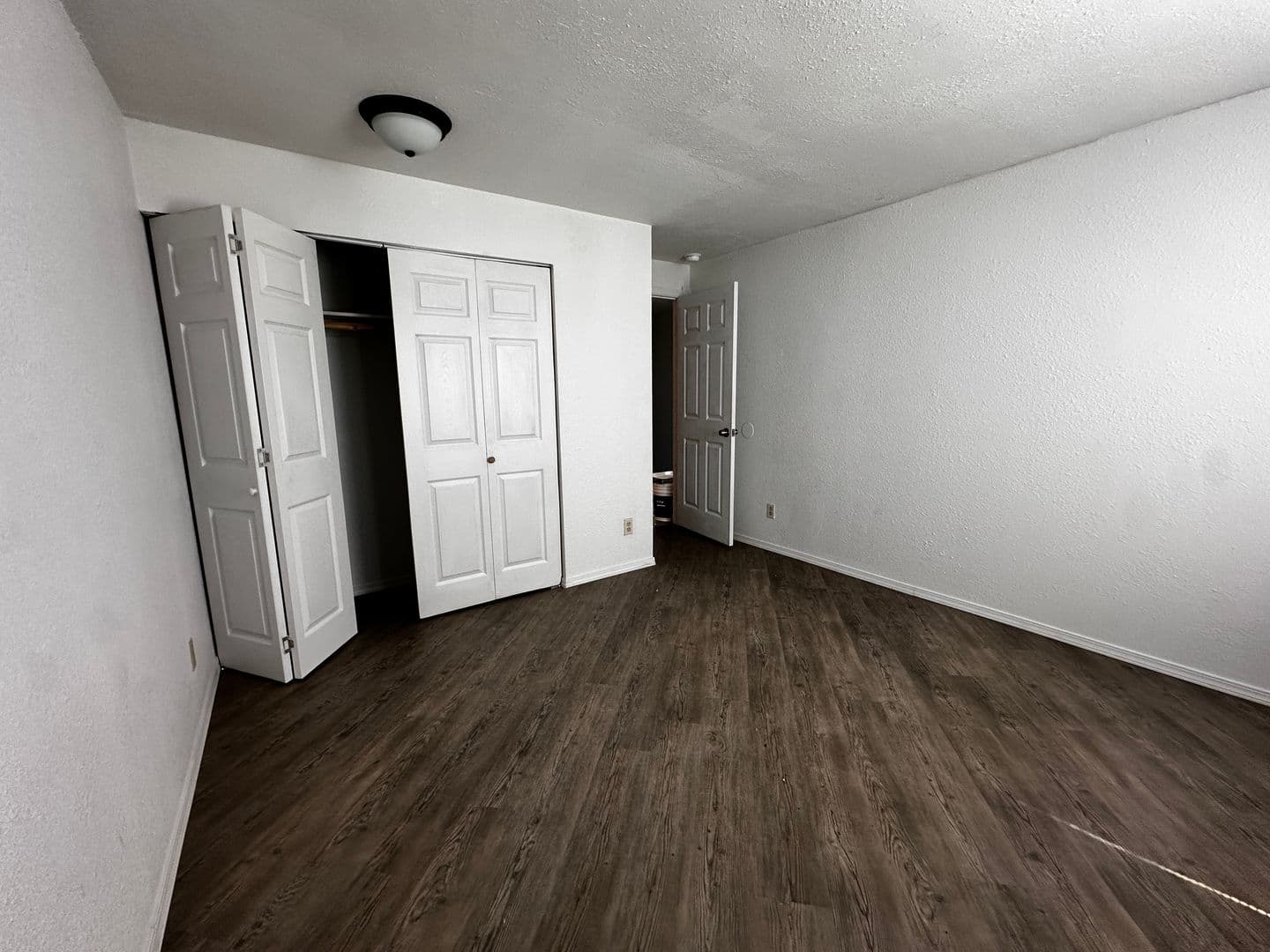 Tacoma Apartment: 1819 S 93rd St