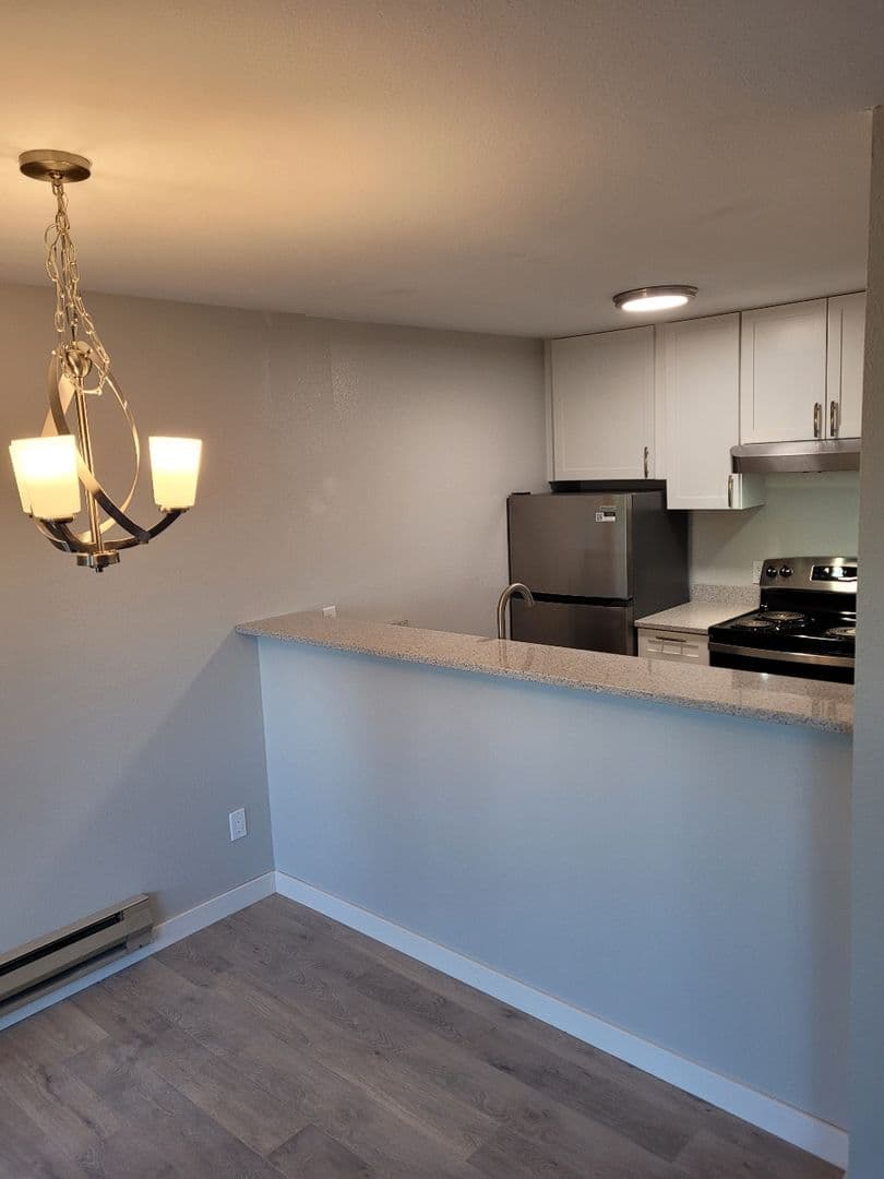 Burien Apartment: 1011 SW 149th St